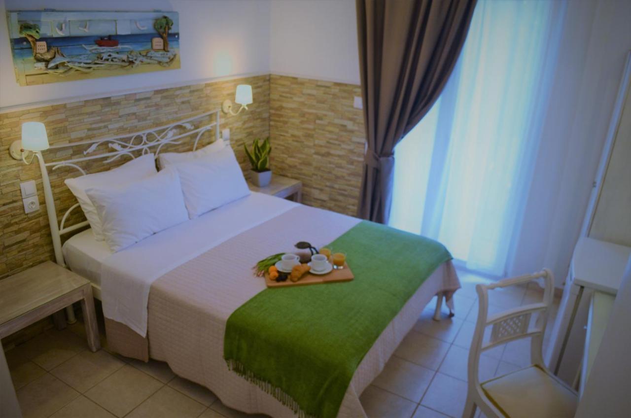 Hotel Kastro Skiathos Town Exterior photo