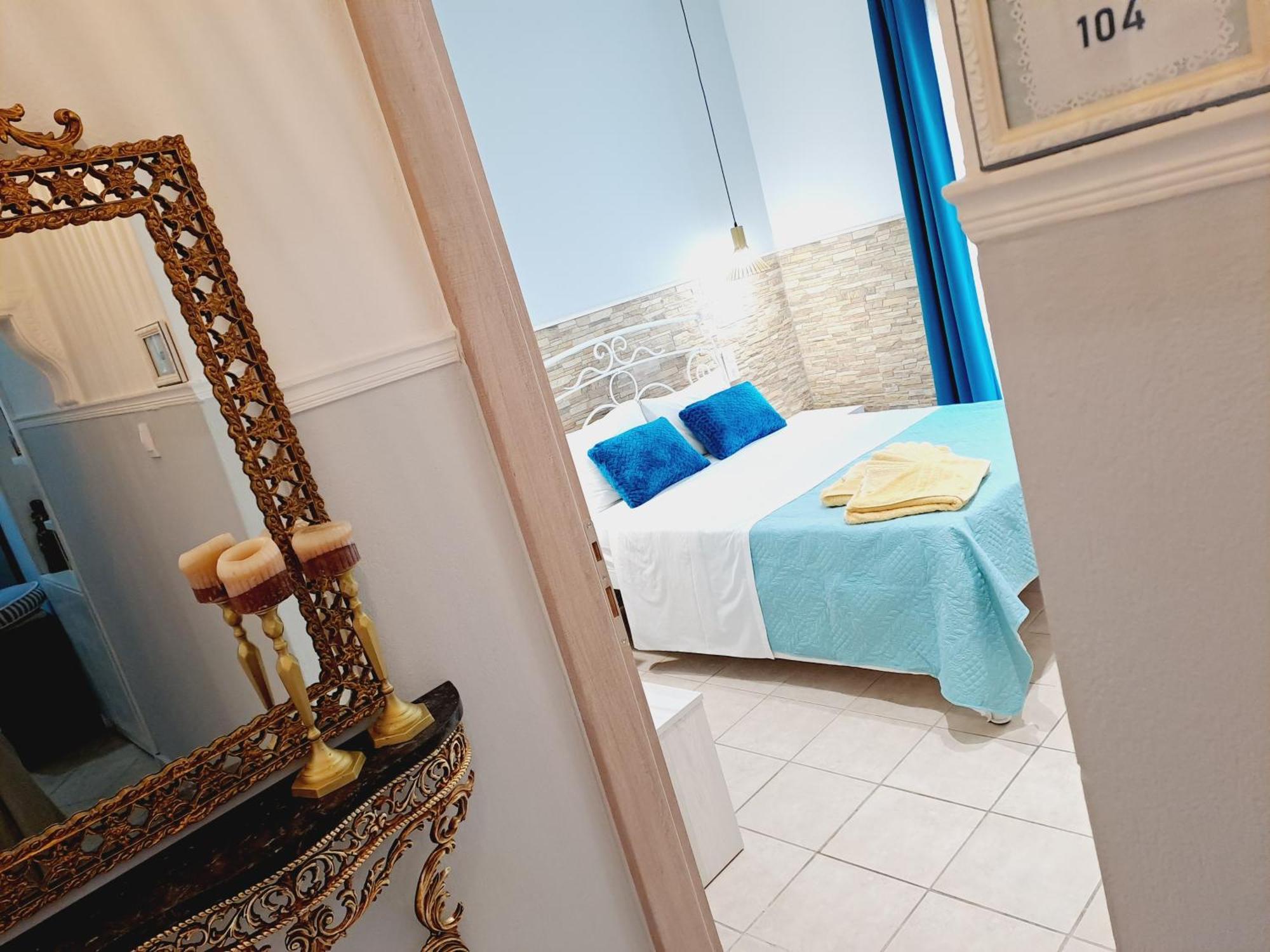 Hotel Kastro Skiathos Town Exterior photo
