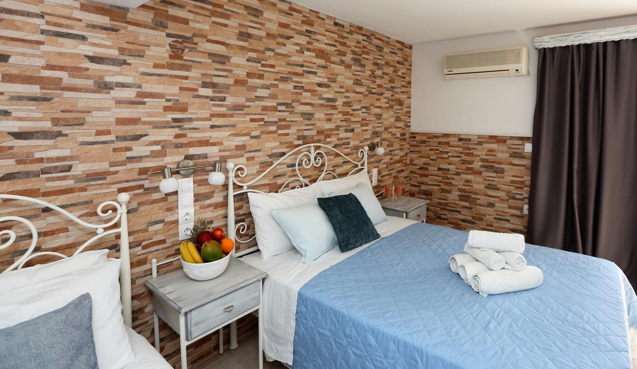 Hotel Kastro Skiathos Town Exterior photo